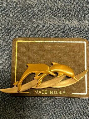 Vintage Dolphin brooch - NWT